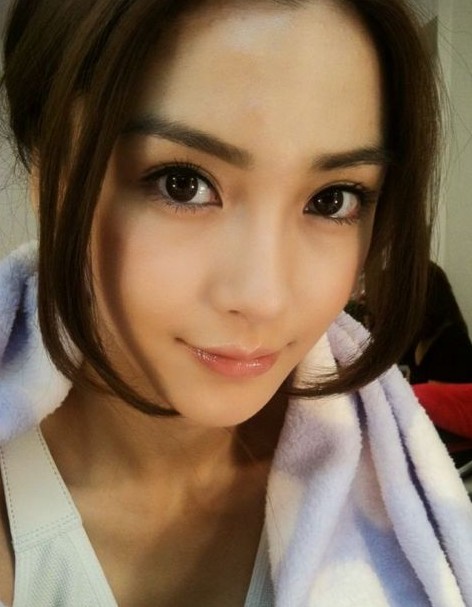 美女头像真人侧脸_美女照片游泳卡通