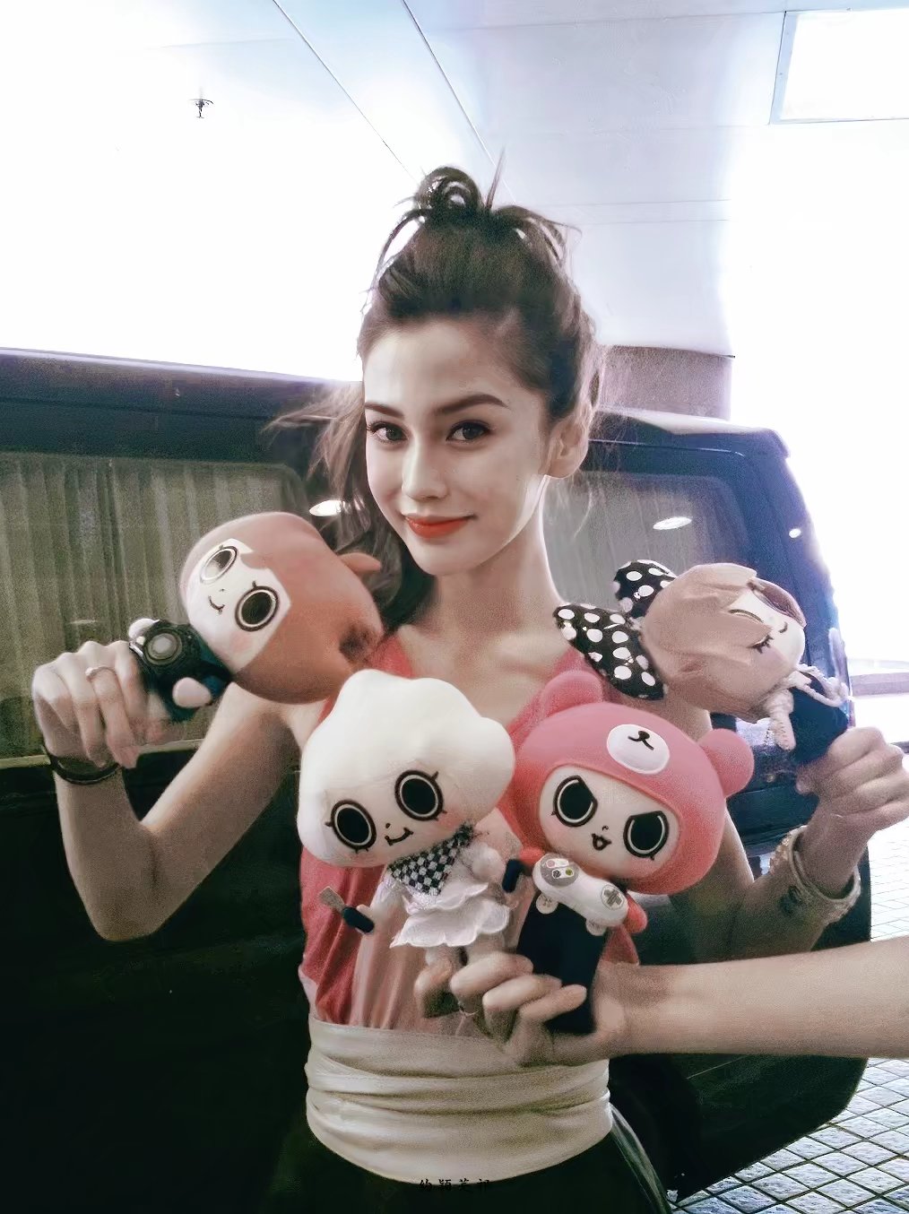 美女照片手机挡脸头像_美女照片侧脸好看头像