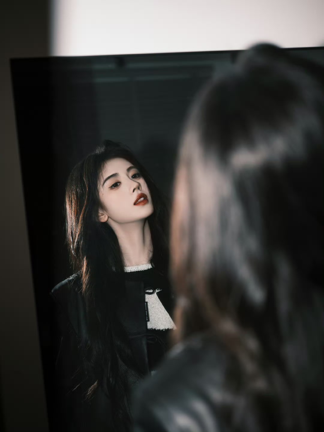 穿上丝袜把客户服务的爽歪歪美女头像真人可爱
