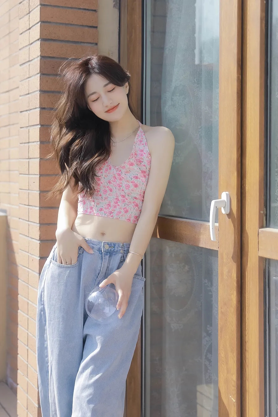 美女图片微信头像侧脸_美女图片微信头像背影高清