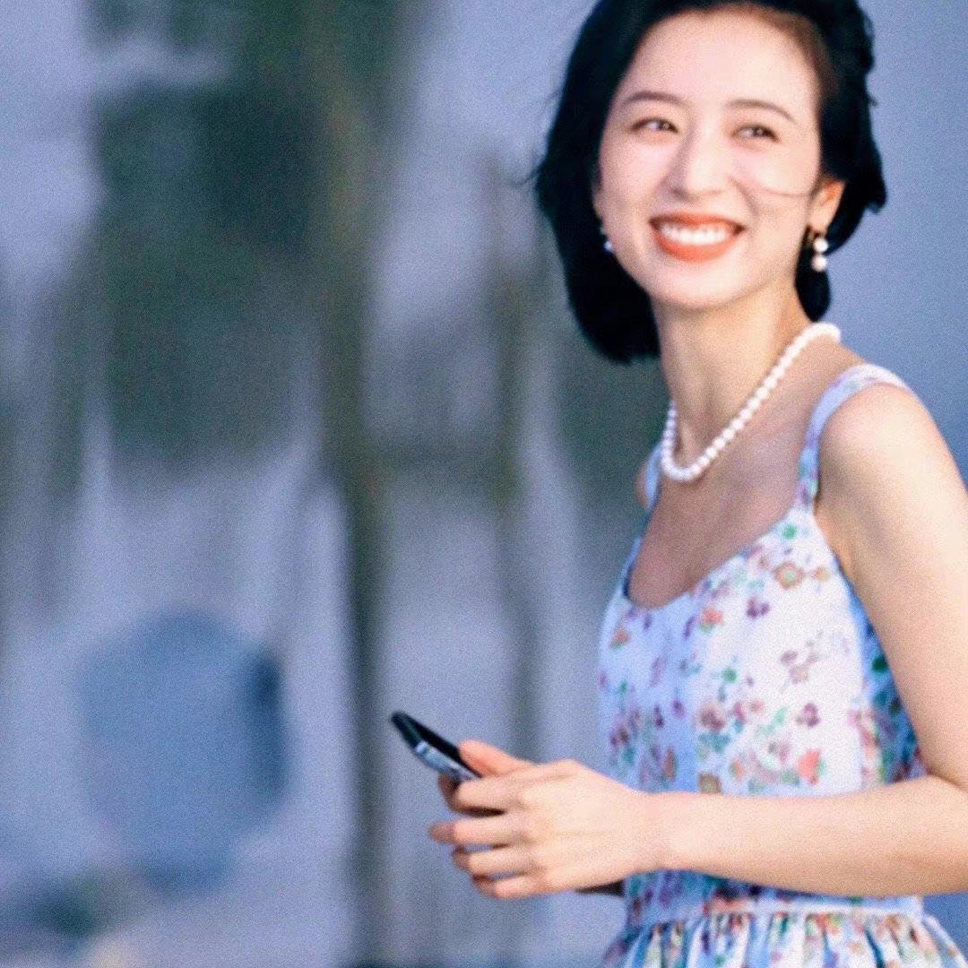 美女高雅造型_美女头像真人很吸引人