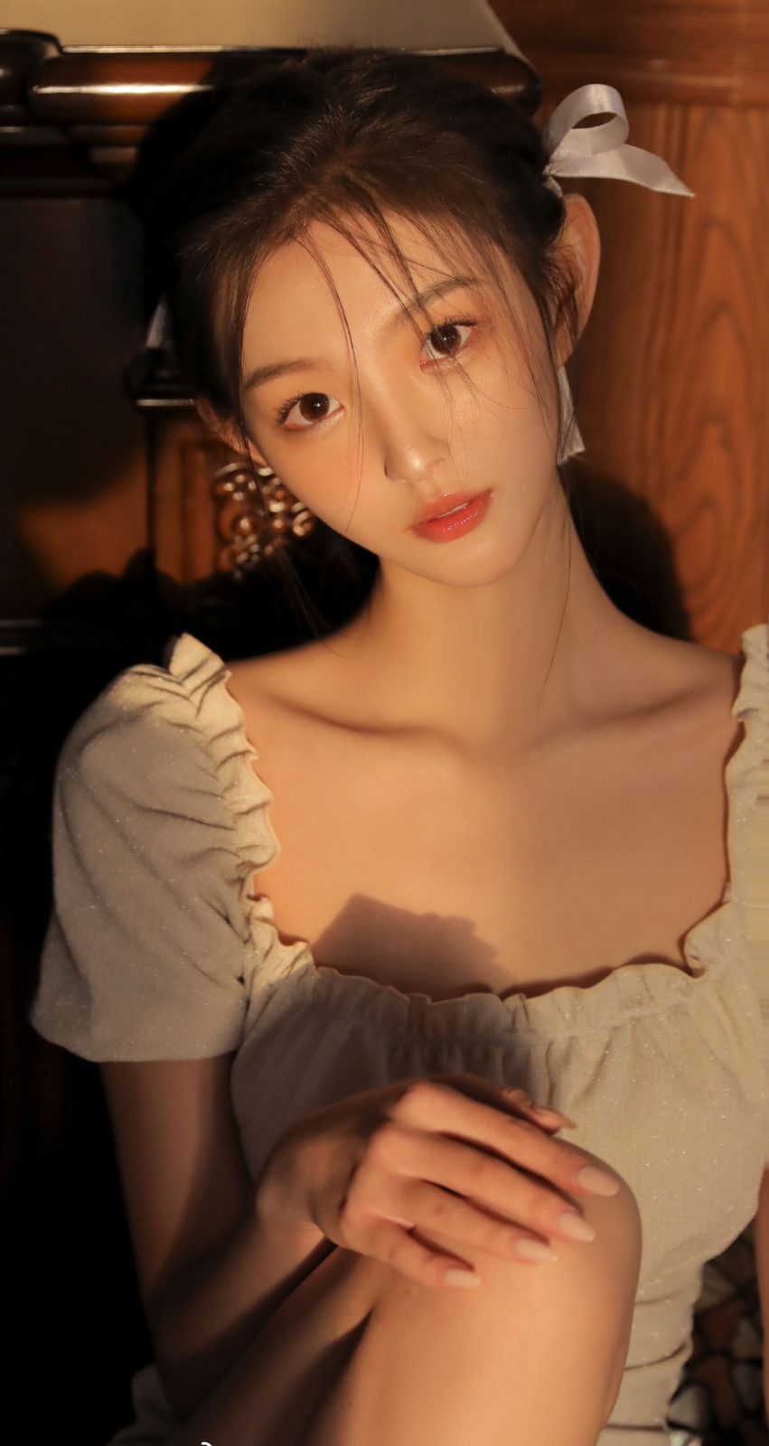 美女壁纸桌面_美女高雅造型