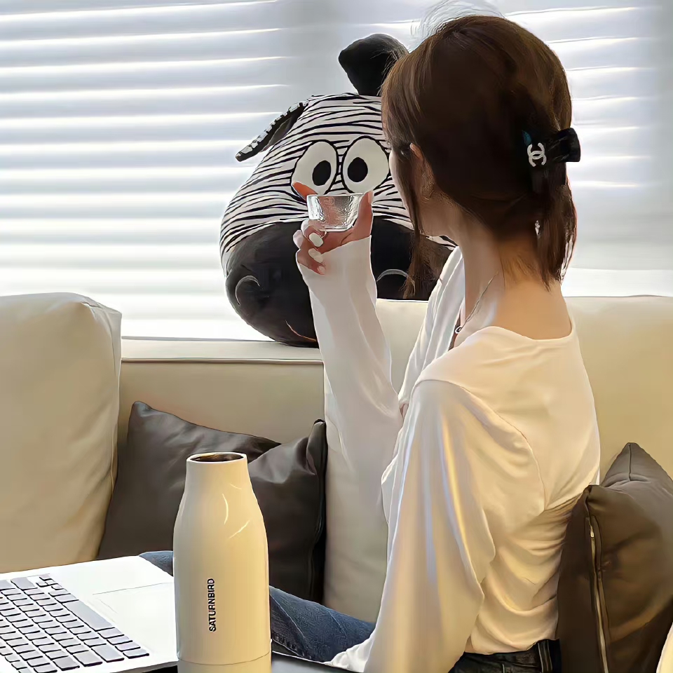 美女壁纸图片2025最新款_美女壁纸桌面免费