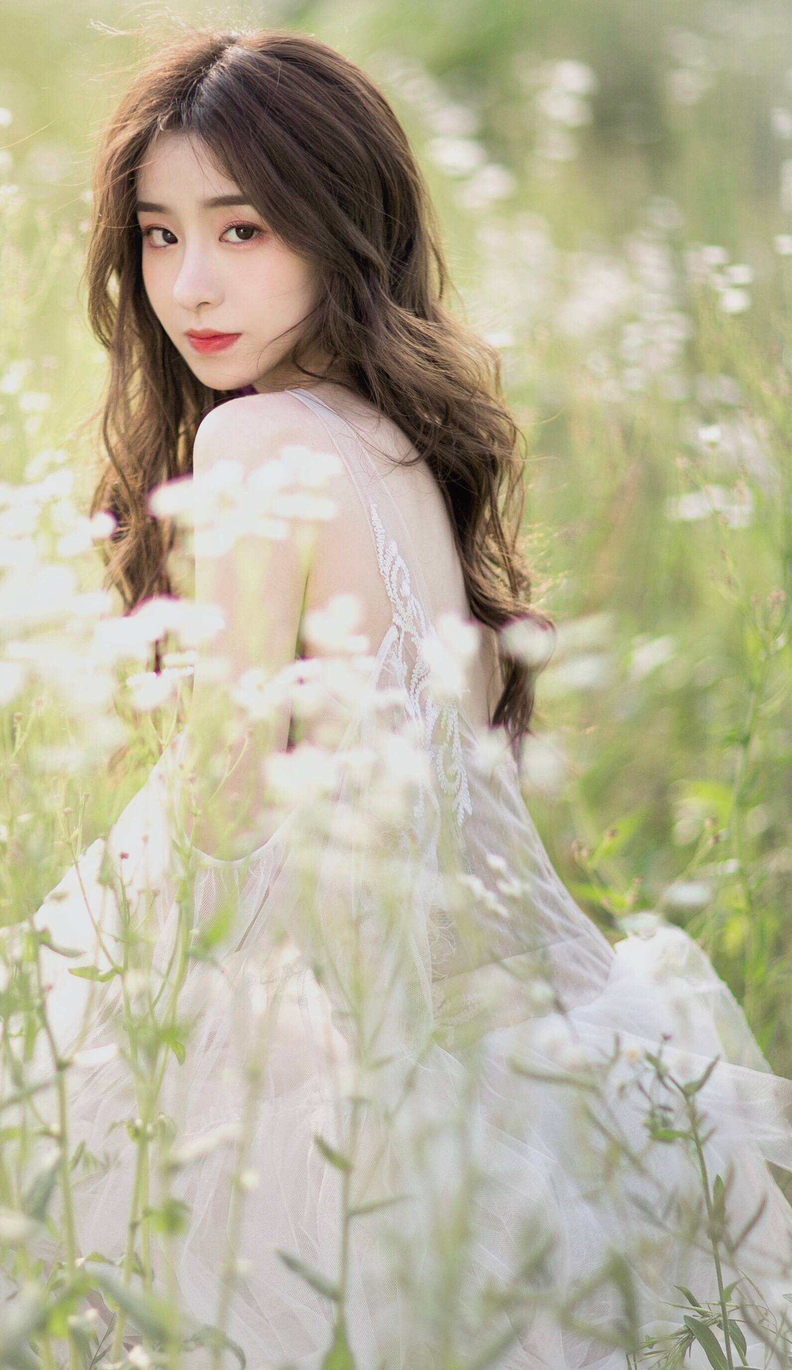 断了的弦再怎么连之美女壁纸狗头我的感觉你已听不见微头条今日头条_美女图片微信头像真人背影