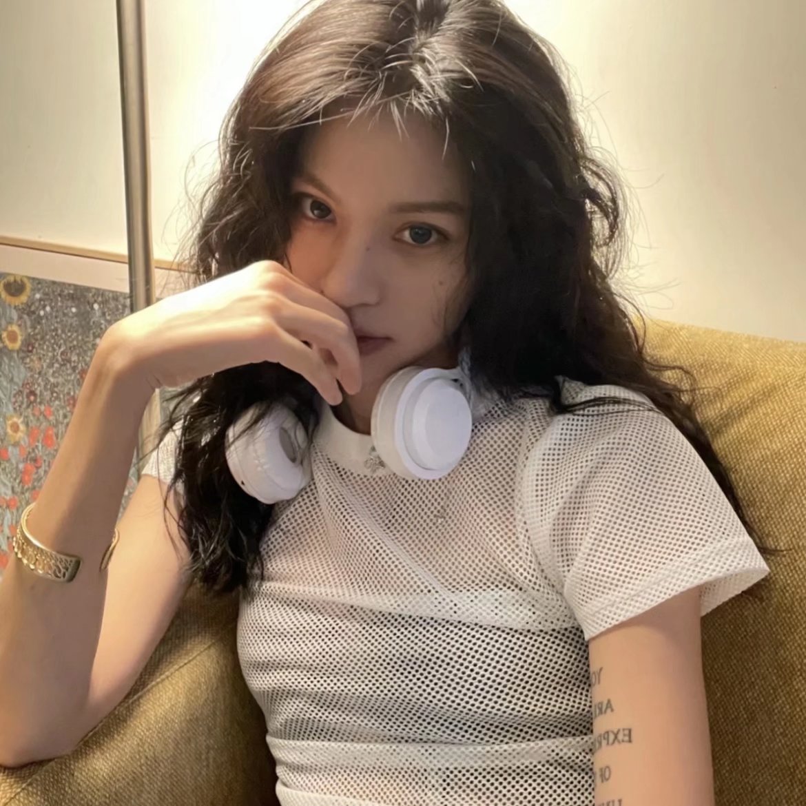 美女照片侧脸好看头像_美女壁纸手机壁纸