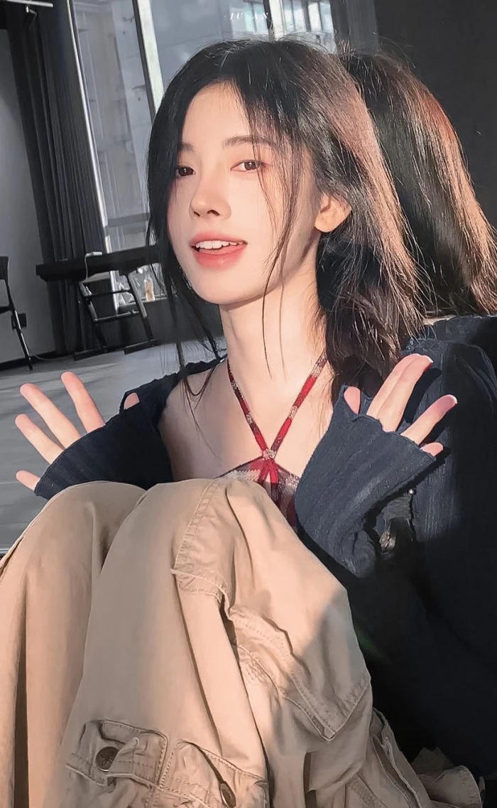 美女照片游泳壁纸_美女头像