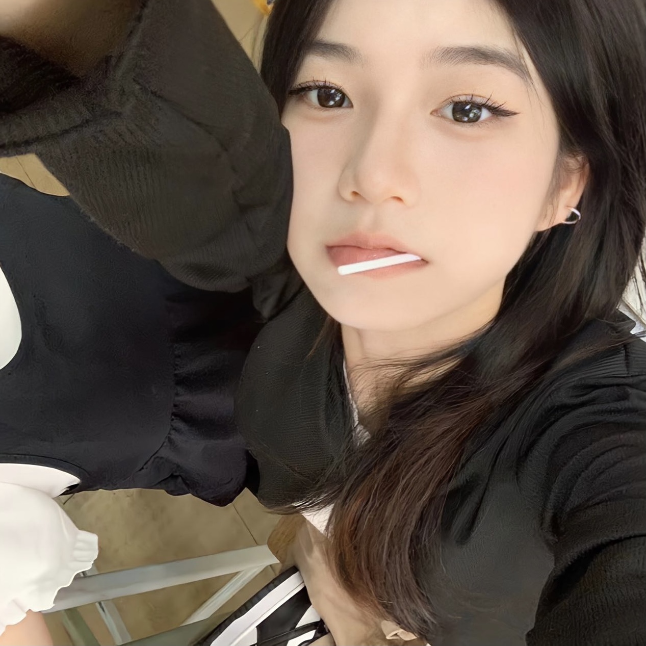 黑人无码在线精品视频美女头像真人背影