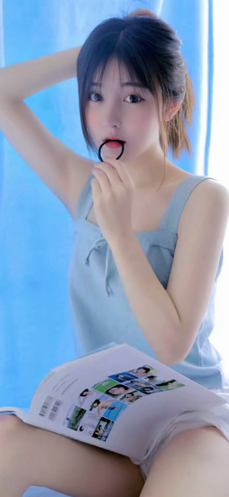 绘画可爱清纯美女白色衣服鲜花漂亮美女壁纸_美女壁纸手机壁纸图片身材养眼