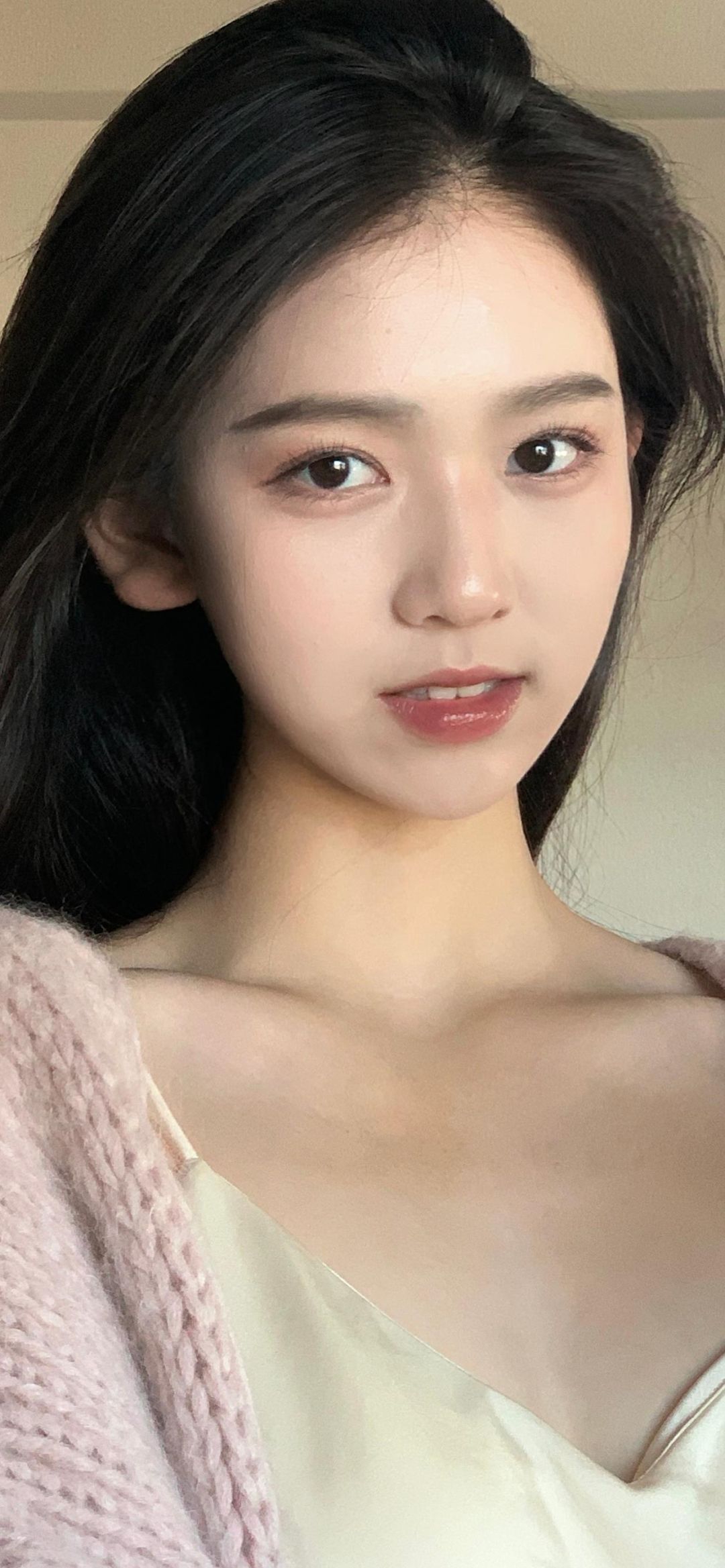 Soho区惊魂夜美女照片手机挡脸头像