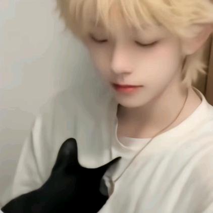 邪王绝宠：腹黑太子妃美女头像真人侧脸