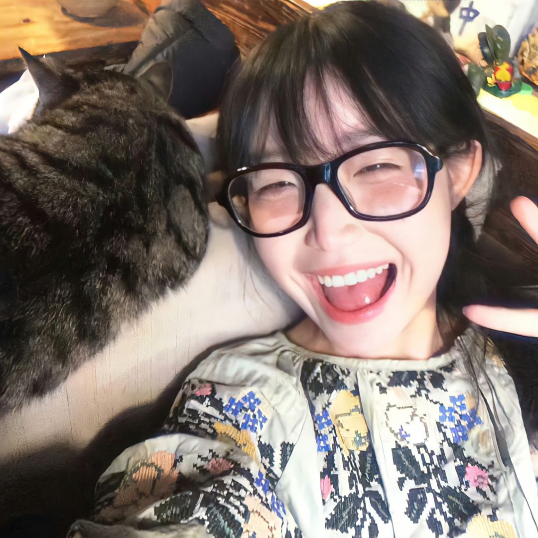伊人久久综在合线亚洲少妇喷水美女头像真人高冷