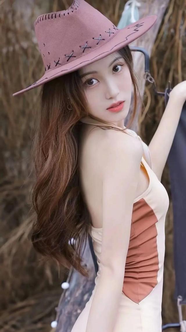 美女壁纸第期妩媚一笑倾城倾国少女今日头条_美女图片微信头像背影酷霸气