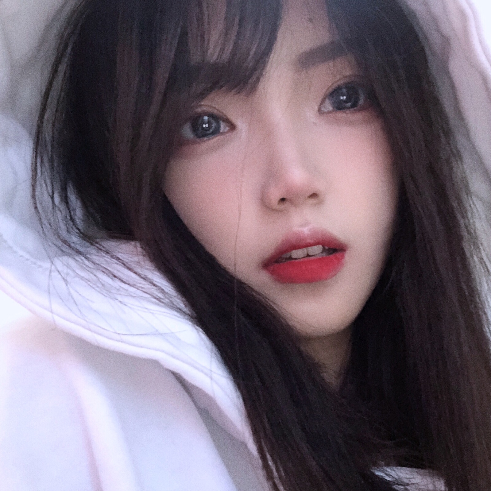 光影头像小瓶_美女照片侧脸好看头像