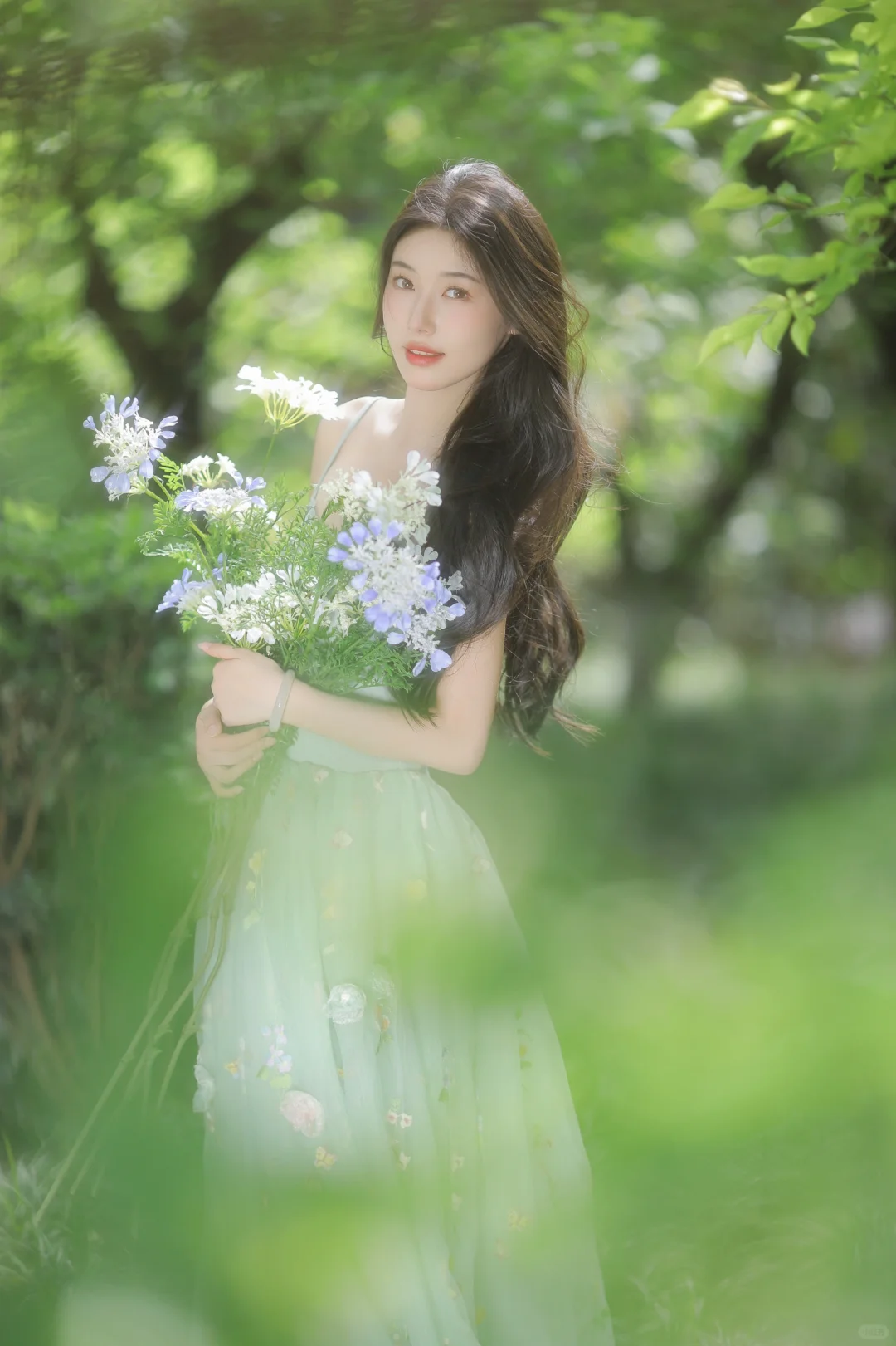 秋天通用实景秋天金色山林背景图片_美女壁纸全屏