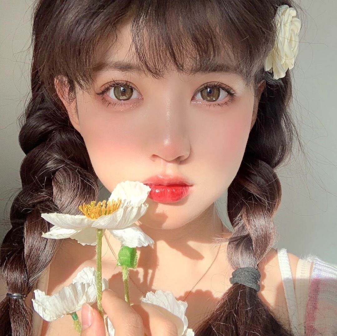 绝美女头真人女生头像_美女自拍旅游头像
