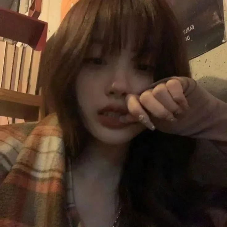 美女图片微信头像侧脸_美女图片微信头像背影