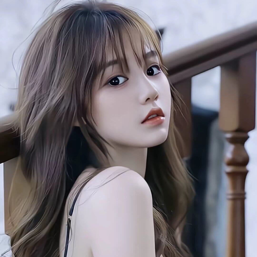 美女头像真人_美女壁纸动漫