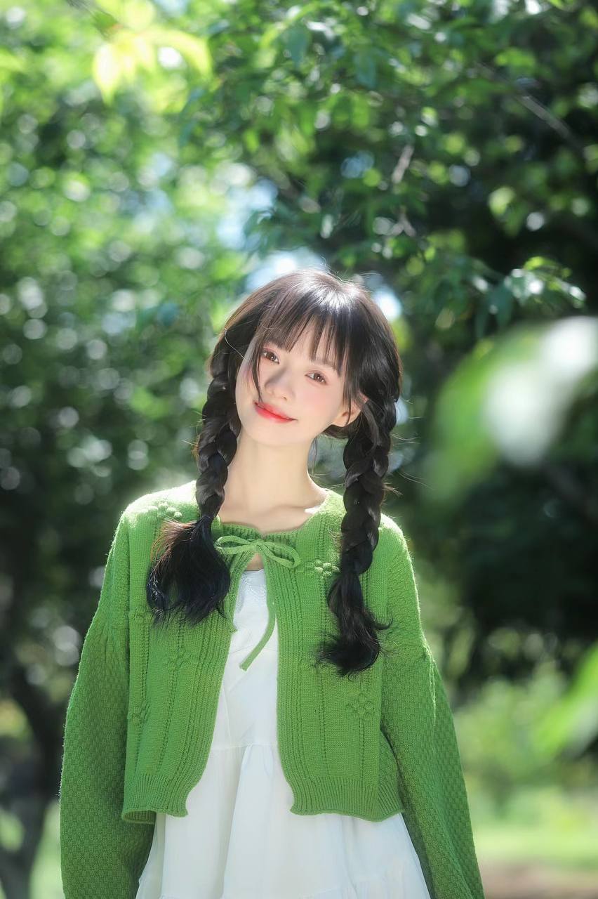 美女壁纸手机壁纸_美女图片微信头像侧面