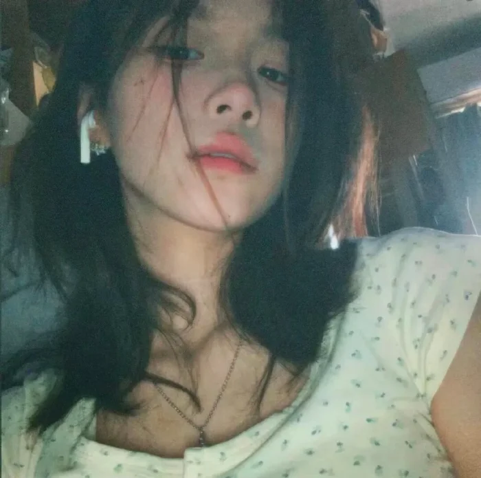 美女壁纸_美女头像甜美卡通