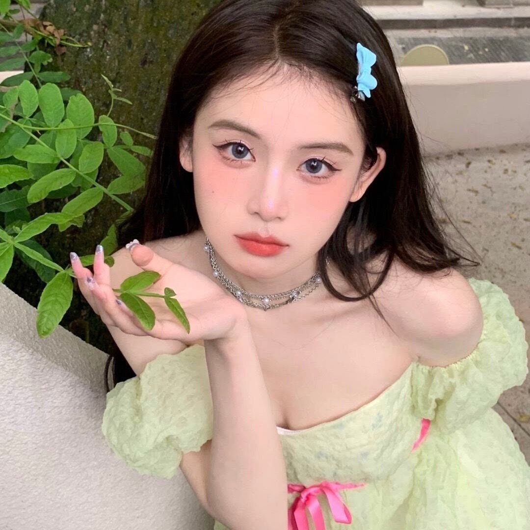 美女壁纸_美女头像真人背影