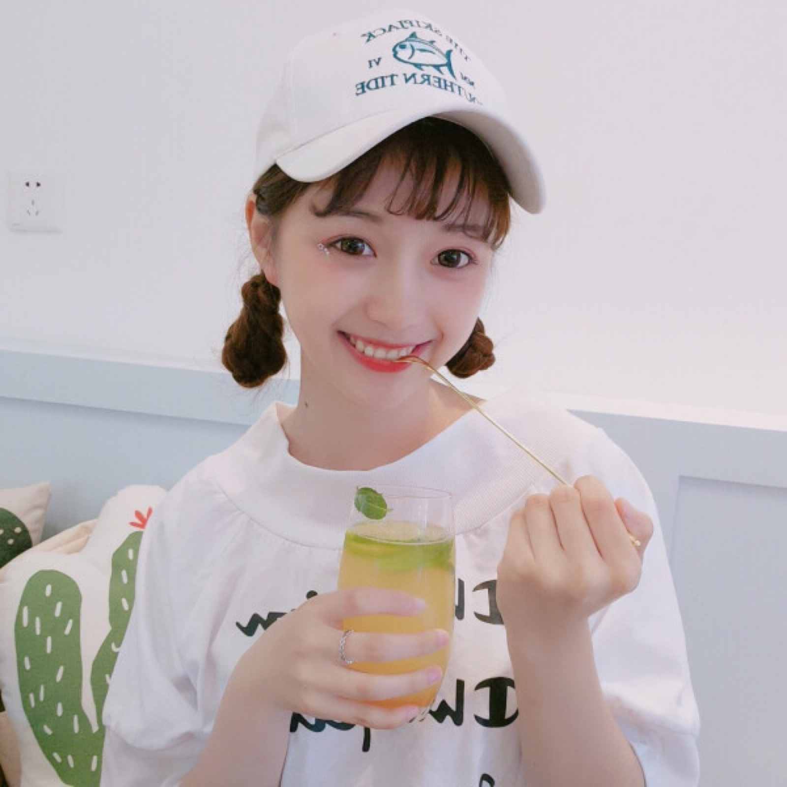 美女壁纸风景_美女壁纸图片2025最新款