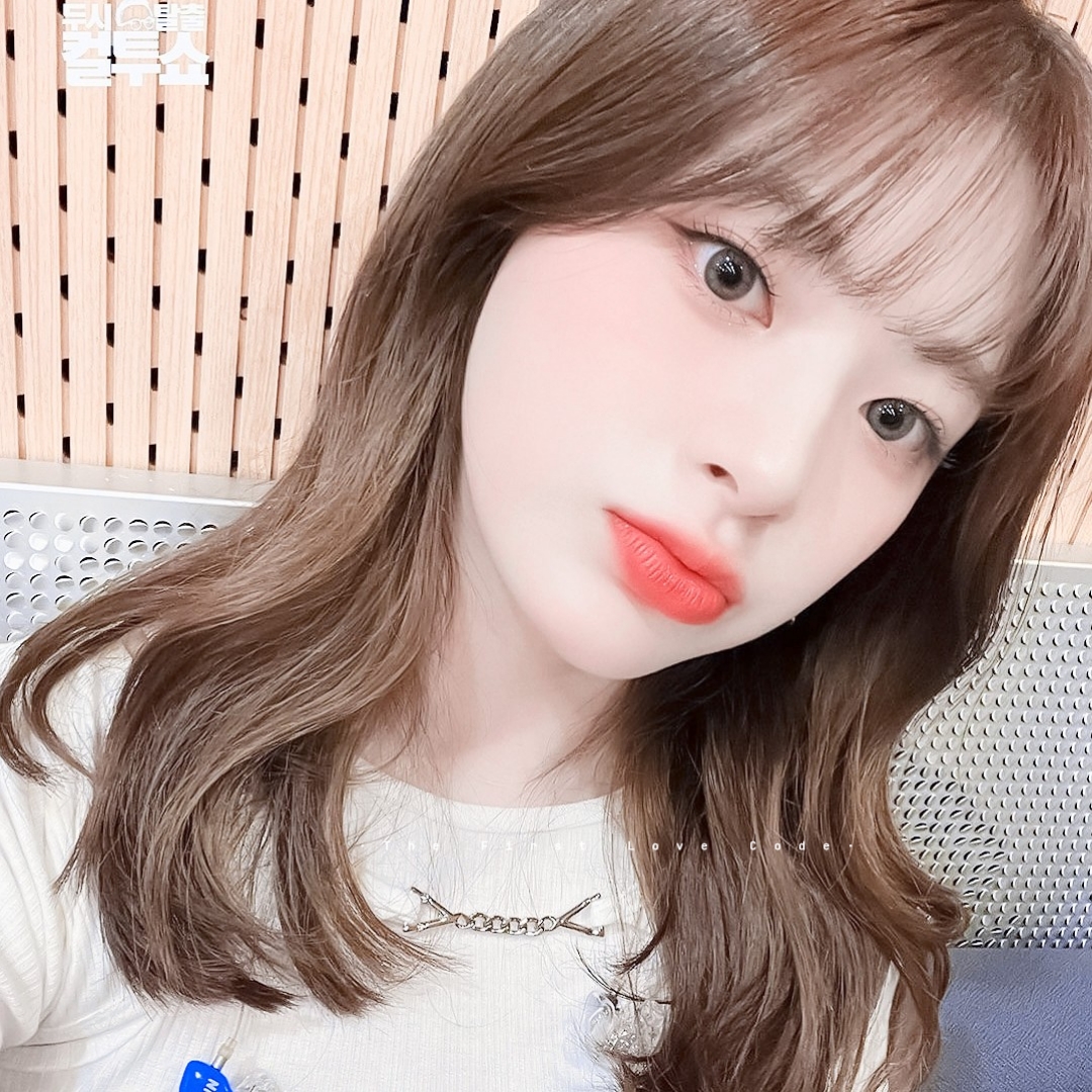美女图片微信头像背影酷霸气_美女图片微信头像真人