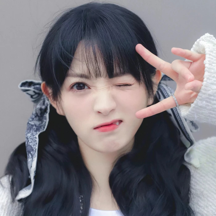 美女照片侧脸好看头像_美女照片真人图片背面