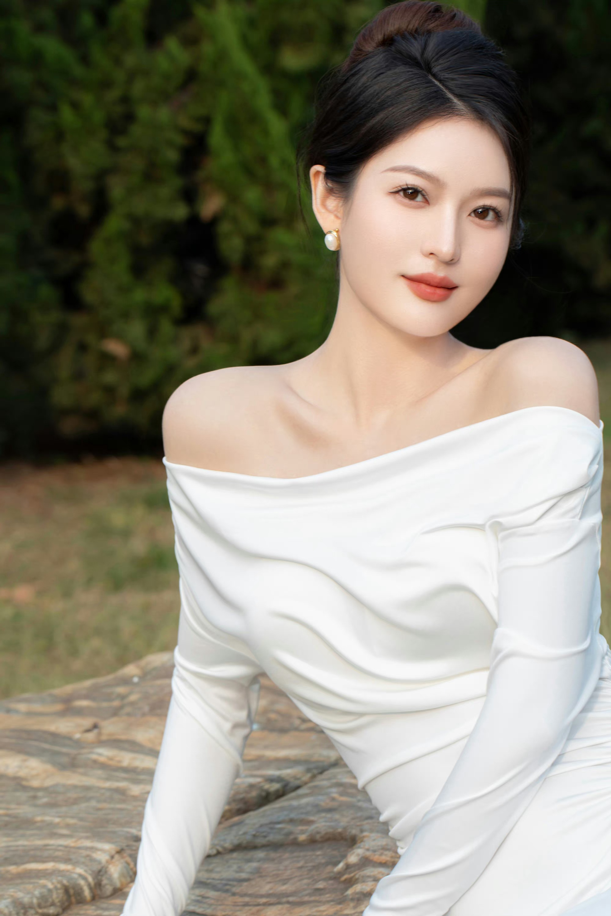 国潮妆容彩妆眼妆唇妆护肤美妆美女微笑笑容模特医美女装酷流行时尚珠宝高清照片摄影身材彩妆写真大片意境优雅高级色彩整容素材海报人物美容网红护肤性感小清新女模美背复古甜美性冷淡造型法式港风发型欧美写真仙气_美女头像甜美