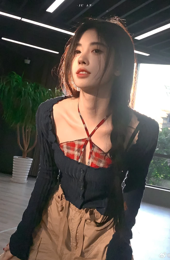 美女头像真人高冷_美女壁纸手机壁纸高清