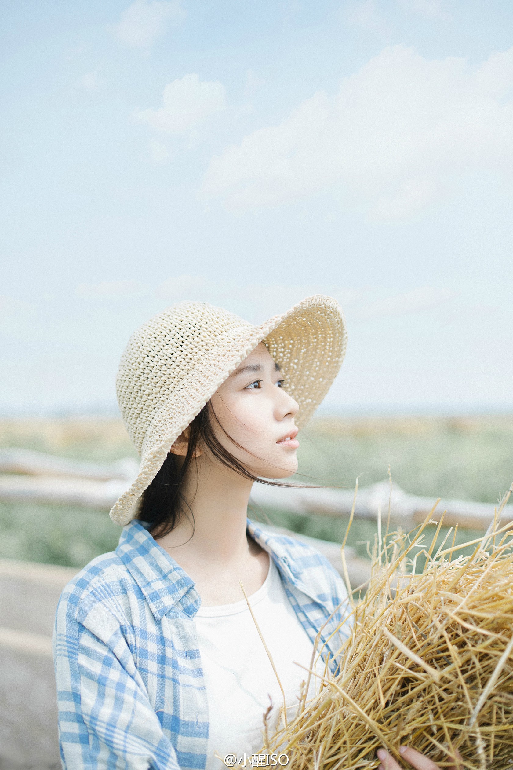 奕颜整理侵删致歉真人女生头像背影_美女壁纸手机壁纸