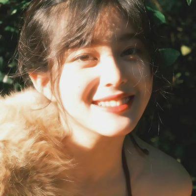 很有保护欲的清纯仙气十足的女生头像图片真人_美女自拍