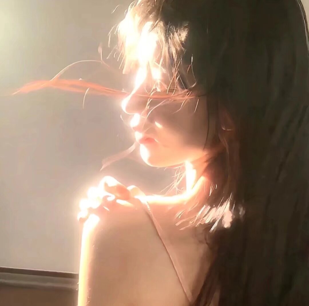 墨茨收集女头真人头像_美女图片微信头像