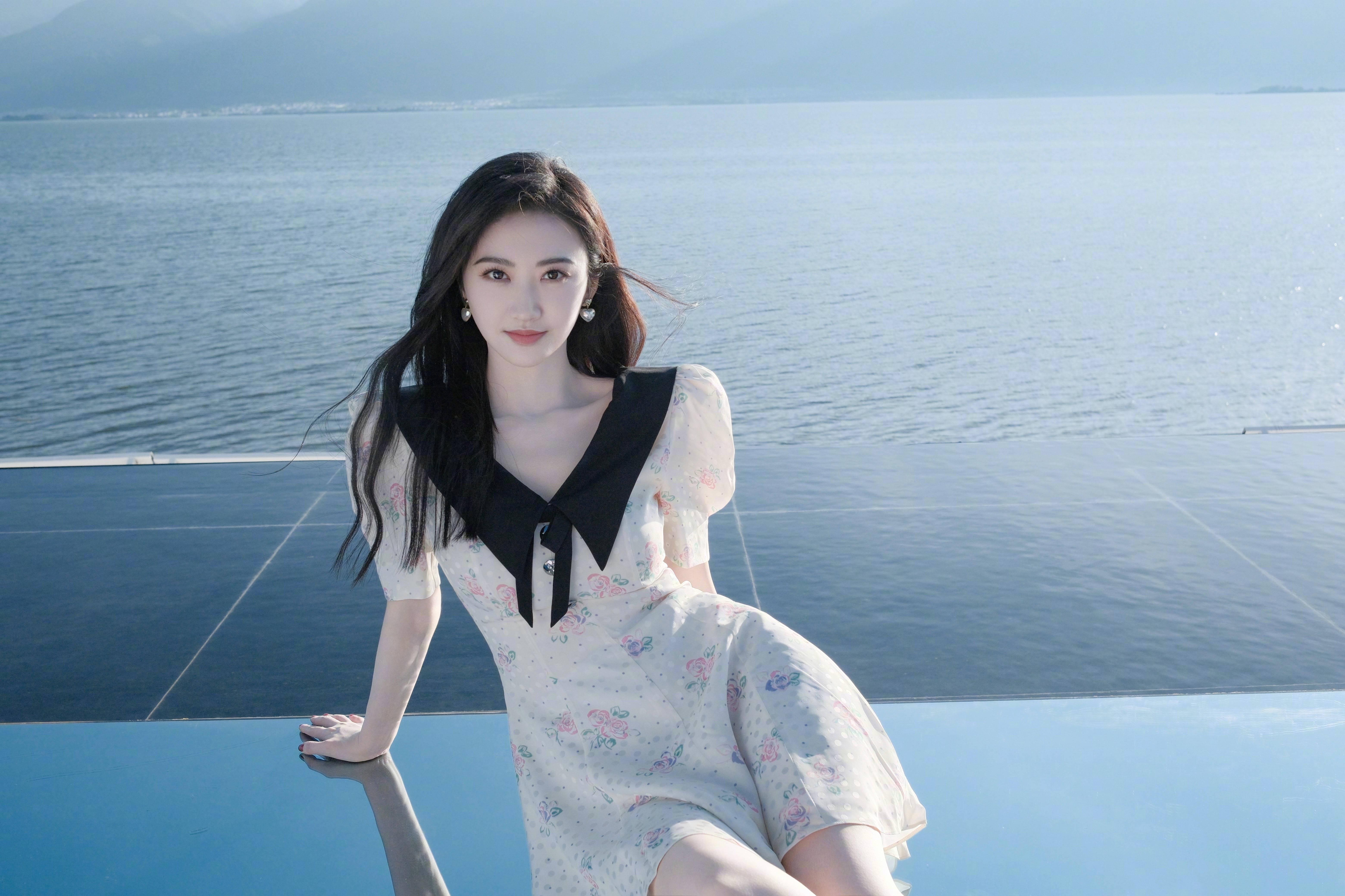 美女壁纸邂逅花海中的清纯美女美翻了美遇幻想空间来自小红书网页版_美女头像