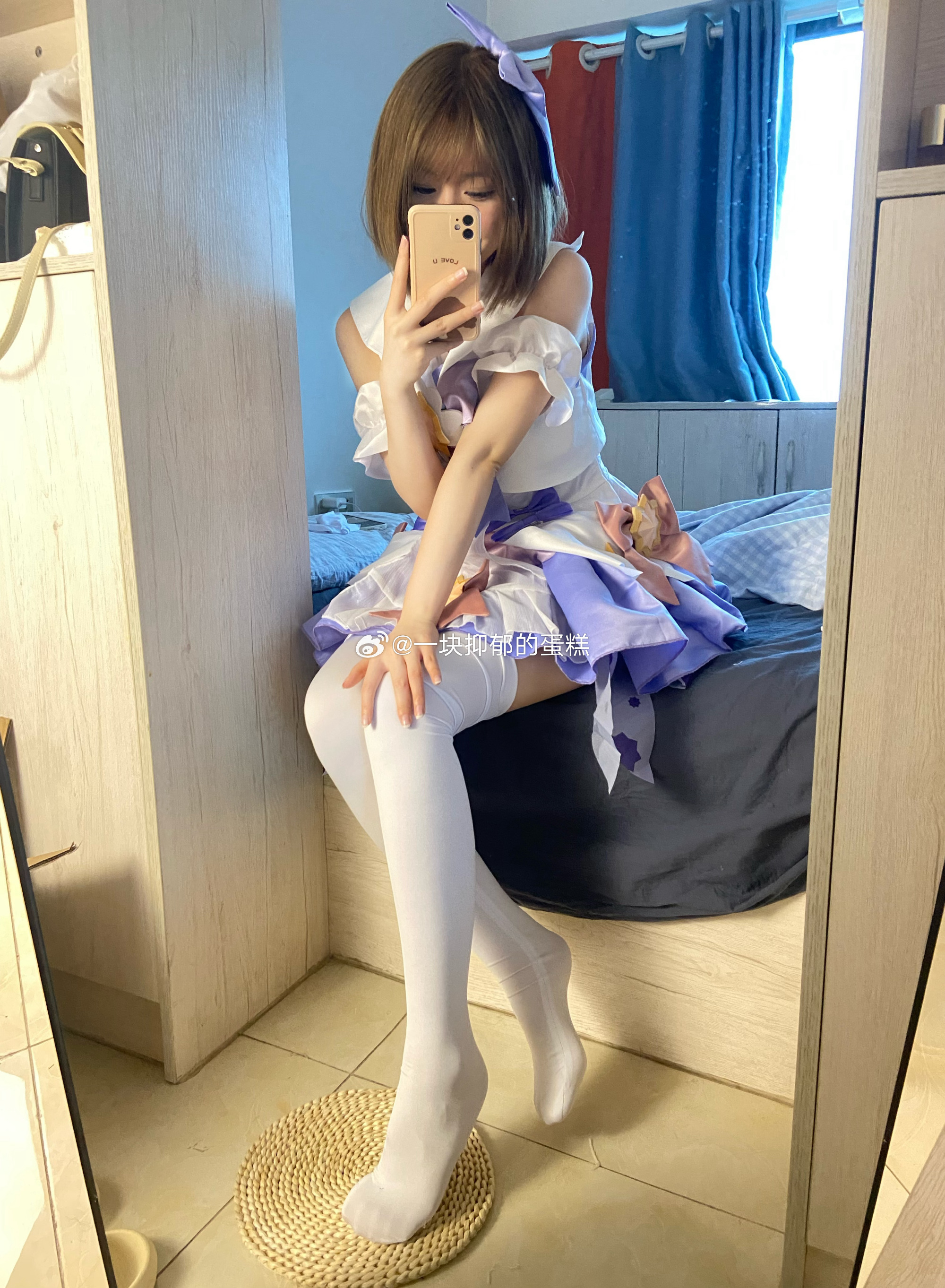 开始期待秋天了呀小红书_美女头像真人头像高冷