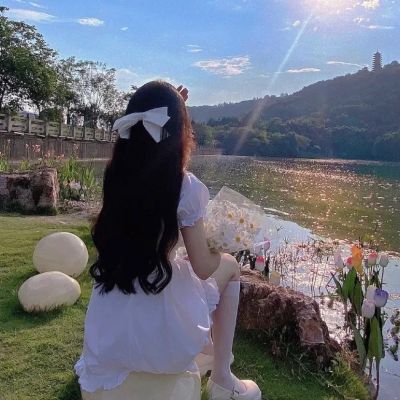 大海风景旅游背影摄影图_美女图片微信头像背影