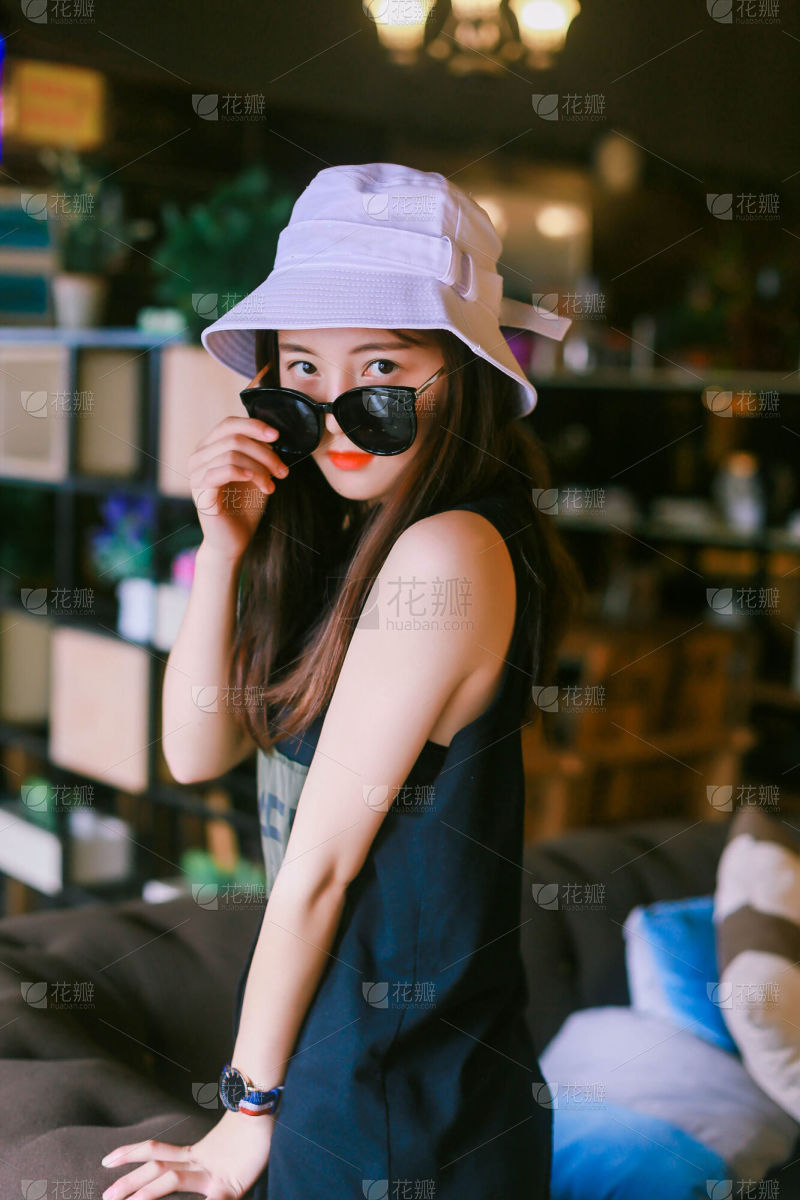 感觉自由_美女图片微信头像真人背影