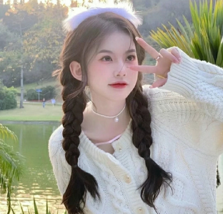 一猎钟情美女照片游泳写真素材