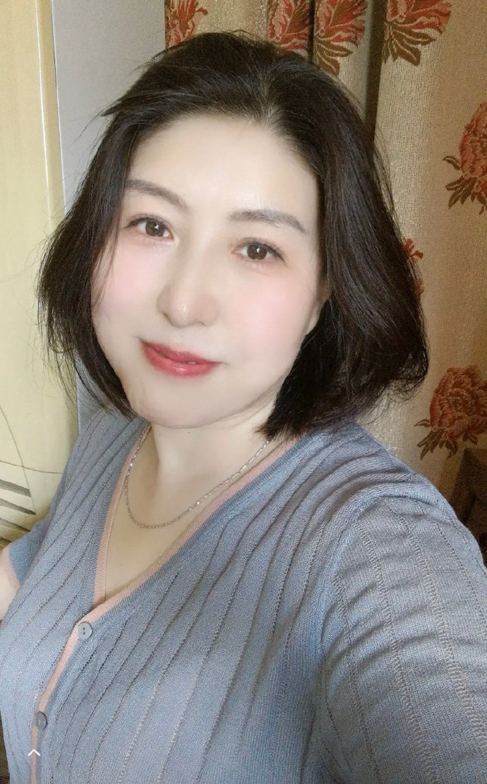 绿联数码旗舰店_美女图片微信头像