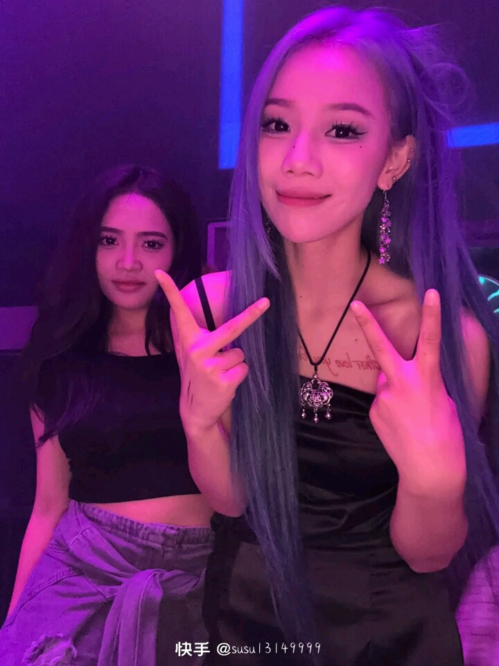 欧洲歌唱大赛火焰传说美女照片手机挡脸头像