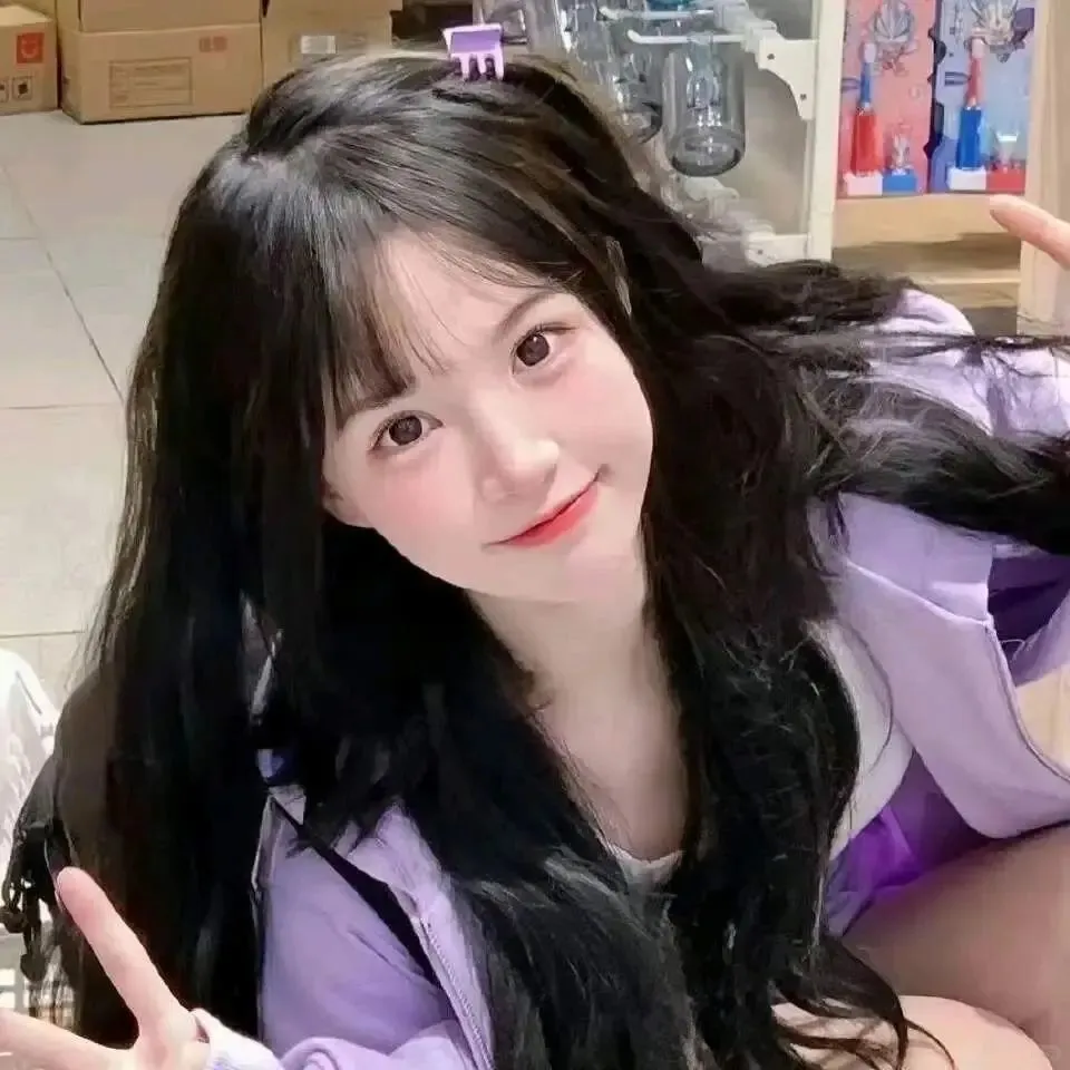 女生头像丨极简风短发女人也能这么帅_美女照片侧脸好看头像