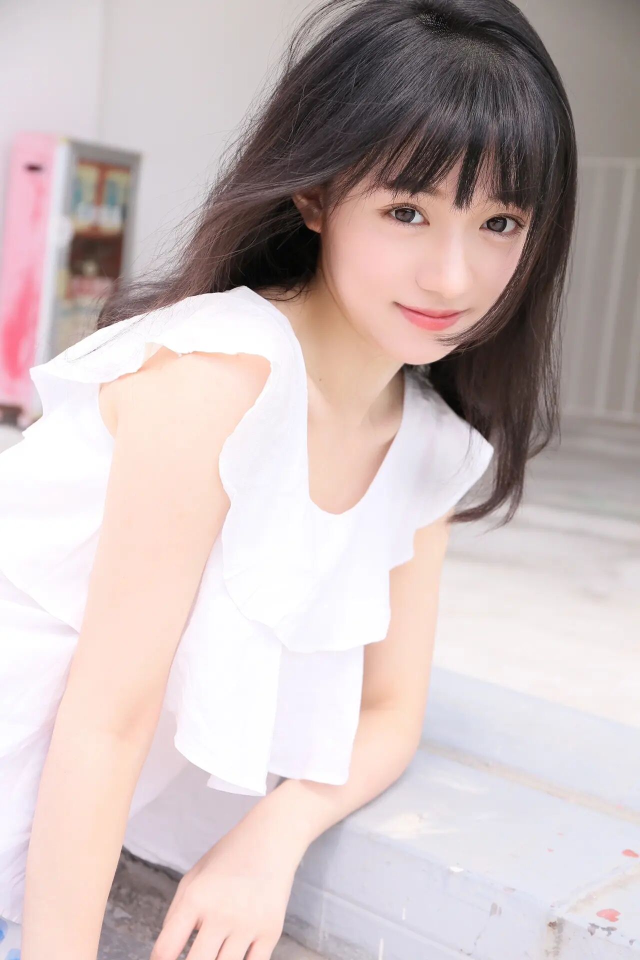 短发美女漂亮脸蛋精致侧颜清纯动人私房写真_美女壁纸手机壁纸