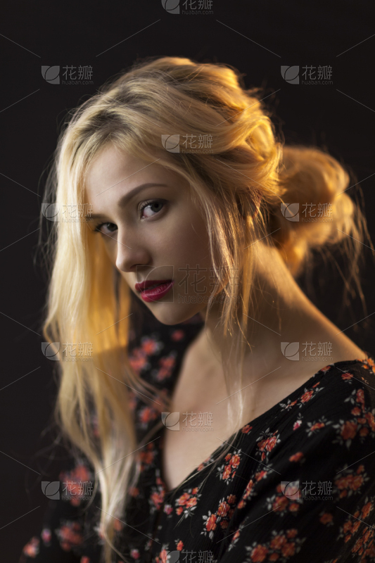 女模特照片_美女时尚街拍